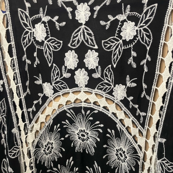 Embroidered Boho Cardigan - Picture 4 of 5